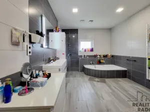 Prodej rodinného domu, Hrádek, 165 m2