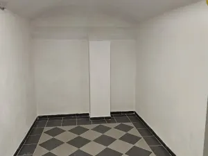 Pronájem skladu, Praha - Vinohrady, Italská, 108 m2