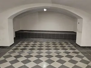 Pronájem skladu, Praha - Vinohrady, Italská, 108 m2