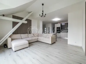 Prodej bytu 5+kk, Holubice, Za Dvorem, 117 m2