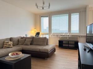 Pronájem bytu 3+1, Praha - Troja, Svídnická, 68 m2