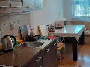 Pronájem bytu 3+1, Praha - Letňany, Kuželova, 78 m2