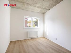 Prodej bytu 2+kk, Praha - Hrdlořezy, Českobrodská, 57 m2