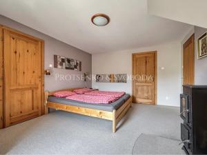 Prodej ubytování, Mnichovice, Nad rybníkem, 312 m2