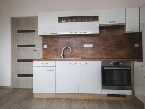 Pronájem bytu 2+kk, Praha - Strašnice, Průběžná, 45 m2