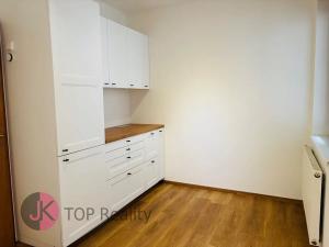 Pronájem bytu 1+1, Praha - Žižkov, Husitská, 34 m2