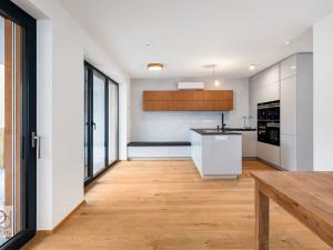 Pronájem bytu 3+kk, České Budějovice, Rudolfovská tř., 72 m2