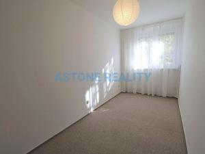 Pronájem bytu 2+kk, Praha - Libeň, U školičky, 43 m2