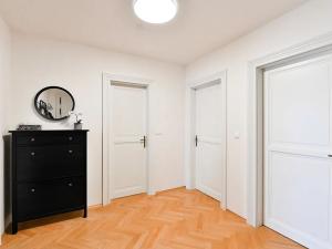 Pronájem bytu 3+kk, Praha - Bubeneč, Korunovační, 91 m2