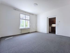 Pronájem bytu 2+kk, Praha - Vinohrady, Květná, 45 m2