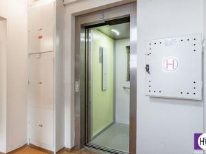 Prodej bytu 3+1, Praha, Urbánkova, 80 m2