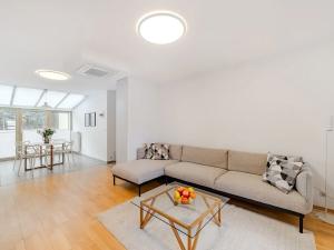 Pronájem bytu 3+kk, Praha - Karlín, Pernerova, 100 m2