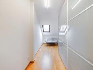 Pronájem bytu 3+kk, Praha - Karlín, Pernerova, 100 m2