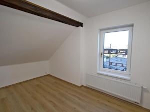 Prodej bytu 3+1, Horšovský Týn, Pionýrů, 87 m2