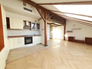 Pronájem bytu 2+kk, Praha - Smíchov, Plzeňská, 87 m2