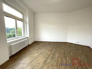 Pronájem bytu 1+1, Karlovy Vary, nábřeží Jana Palacha, 58 m2