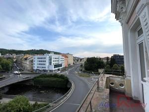 Pronájem bytu 1+1, Karlovy Vary, nábřeží Jana Palacha, 58 m2