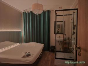 Pronájem obchodního prostoru, Praha - Vinohrady, Lužická, 150 m2