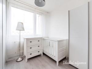 Pronájem bytu 4+kk, Praha - Kobylisy, Kaňkovského, 84 m2