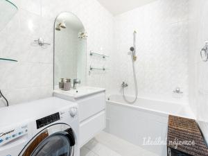 Pronájem bytu 4+kk, Praha - Kobylisy, Kaňkovského, 84 m2