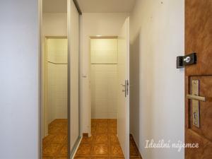 Pronájem bytu 2+kk, Praha - Troja, Hnězdenská, 44 m2