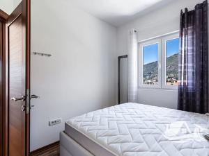 Prodej bytu 3+kk, Petrovac, Černá Hora, 51 m2