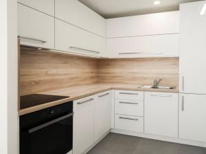 Pronájem bytu 2+kk, Praha - Černý Most, Vašátkova, 45 m2