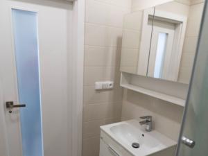 Pronájem bytu 2+kk, Praha - Černý Most, Vašátkova, 45 m2