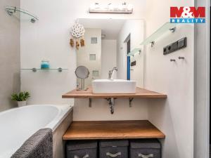 Prodej bytu 3+1, Praha - Černý Most, Kpt. Stránského, 73 m2