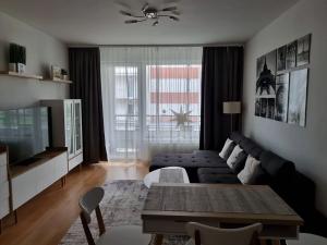 Pronájem bytu 2+kk, Praha - Zličín, Sazovická, 66 m2