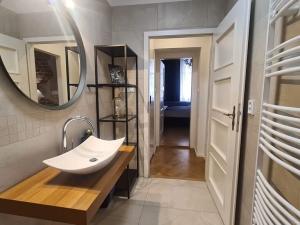 Pronájem bytu 2+1, Praha - Nové Město, Na výtoni, 85 m2