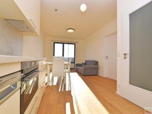 Pronájem bytu 2+kk, Praha - Stodůlky, Bělohlávkova, 46 m2