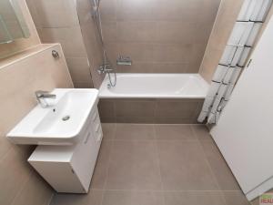 Pronájem bytu 2+kk, Praha - Stodůlky, Bělohlávkova, 46 m2