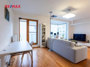 Pronájem bytu 2+kk, Praha - Holešovice, Komunardů, 68 m2