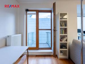 Pronájem bytu 2+kk, Praha - Holešovice, Komunardů, 68 m2