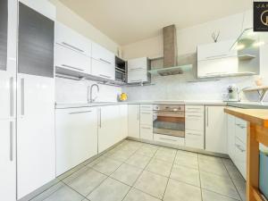 Pronájem bytu 3+kk, Praha - Modřany, Semická, 86 m2