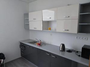 Pronájem kanceláře, Brno, Heršpická, 700 m2