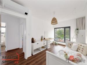 Prodej rodinného domu, Velké Popovice, U Školky, 190 m2