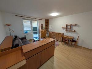 Pronájem bytu 1+kk, Praha - Běchovice, Českobrodská, 83 m2