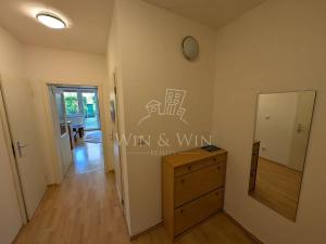 Pronájem bytu 1+kk, Praha - Běchovice, Českobrodská, 83 m2