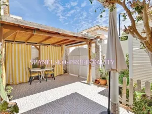 Prodej rodinného domu, Torrevieja, Španělsko, Ronda César Cánovas Girada, 50 m2