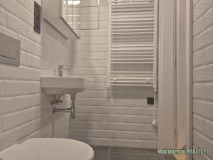 Pronájem bytu 3+kk, Praha - Vysočany, Kolbenova, 66 m2