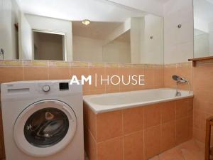 Pronájem bytu 2+kk, Praha - Vysočany, Skloněná, 63 m2