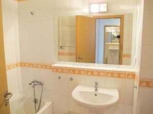 Pronájem bytu 2+kk, Praha - Hlubočepy, Voskovcova, 42 m2