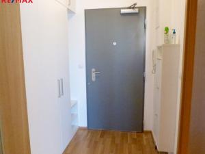 Pronájem bytu 1+kk, Praha - Vinohrady, Korunní, 42 m2
