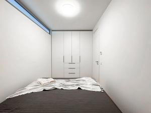 Pronájem bytu 3+kk, Praha - Karlín, Křižíkova, 70 m2