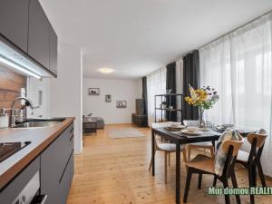 Pronájem bytu 2+kk, Praha - Čimice, Libčická, 55 m2