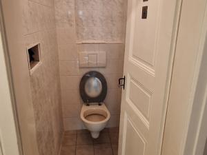 Pronájem kanceláře, Praha, Na bělidle, 55 m2