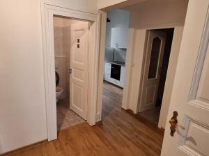 Pronájem kanceláře, Praha, Na bělidle, 55 m2