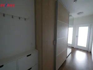 Pronájem bytu 1+kk, Praha - Hostavice, U Hostavického potoka, 43 m2